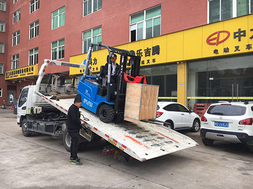 廈門電動叉車公司，銷售比亞迪電動叉車2.5噸一臺